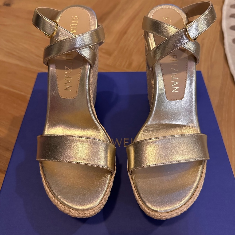 Stuart Weitzman Alex Wedge Liquid Metallic Platinum/Gold